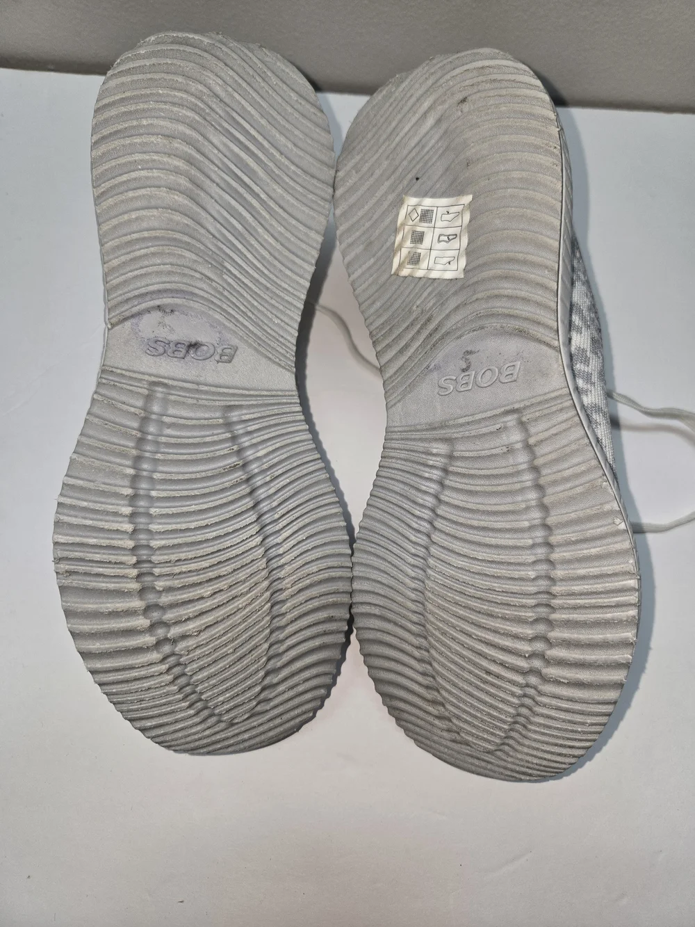 Skechers Women's Light Gray and White Knit Lace-Up Sneakers